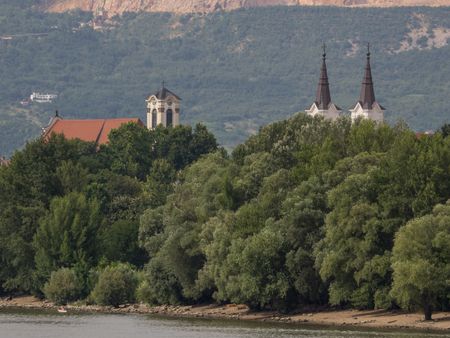 river cruise on the danube river