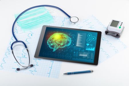 Brain functionality report with medical devices around