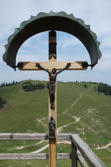 hiking in the austrian and german alps