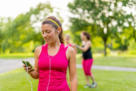 listening to music helps her workout