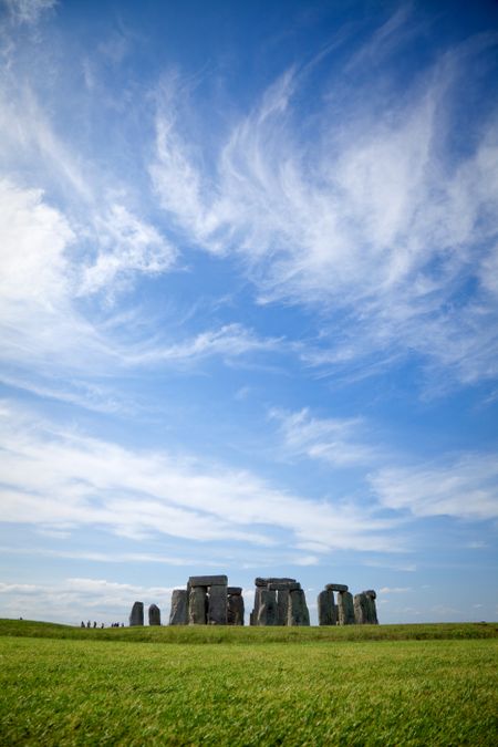 Beautiful picture of Stonehenge in a sunny day