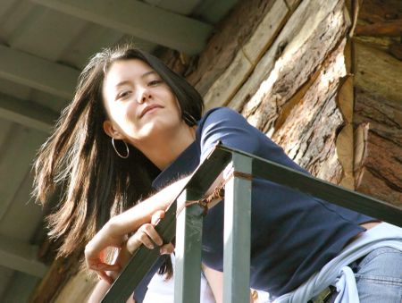 gorgeous-teenager-modeling-tree-house-321983 gorgeous teenager modeling on a tree house