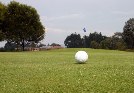 ball near the putt