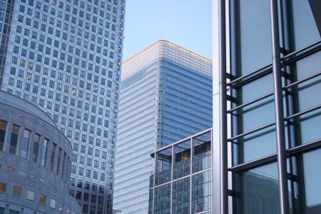 tall buildings in canary wharf