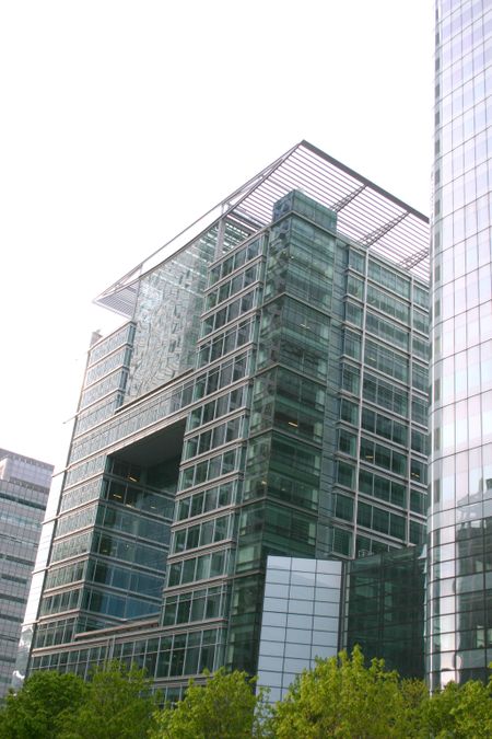 financial buildings in canary wharf