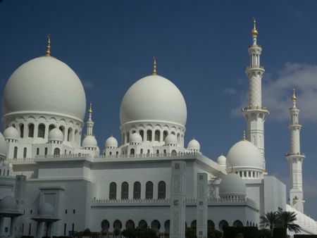 the big mosque of abu dhabi