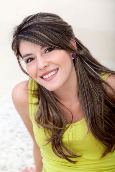 Portrait of a beautiful young woman smiling