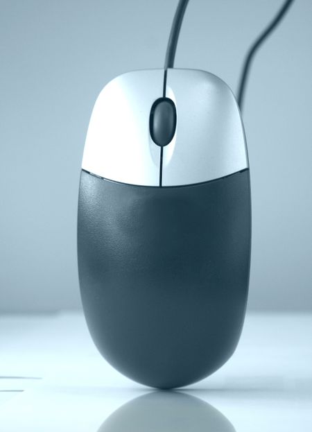 cyan mouse with reflection